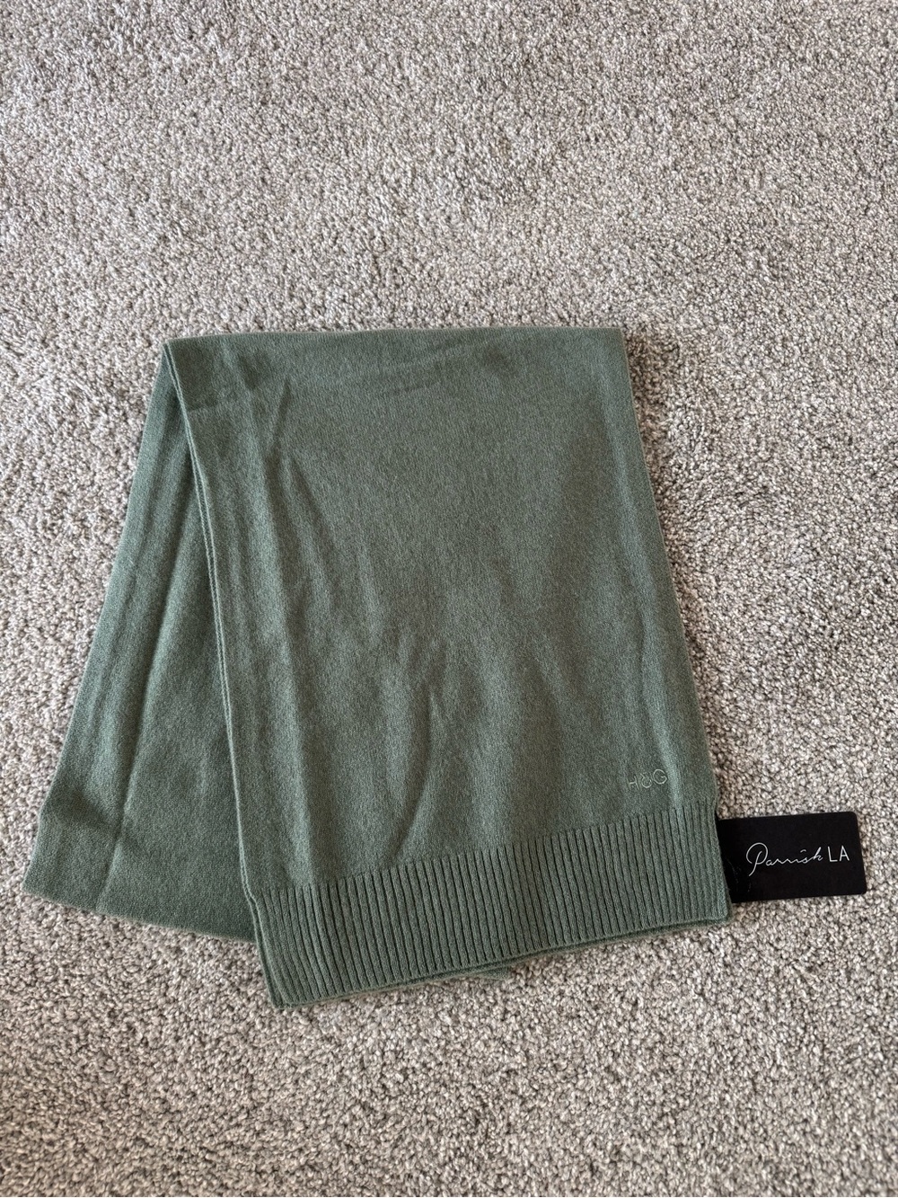 Women's Green Cashmere Knit Scarf - Picture 2 of 3